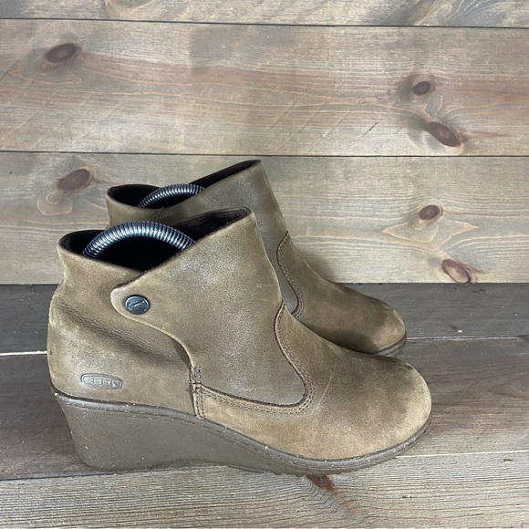 Keen Akita womens size 7.5 shoes brown leather pull on wedge ankle boots - Picture 2 of 8